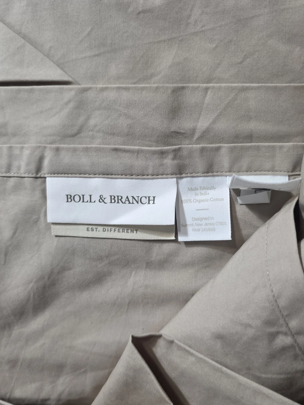 Boll And Branch King Signature Hemmed Sheet Set W/ 2 Standard Pillow Cases - Picture 4 of 5